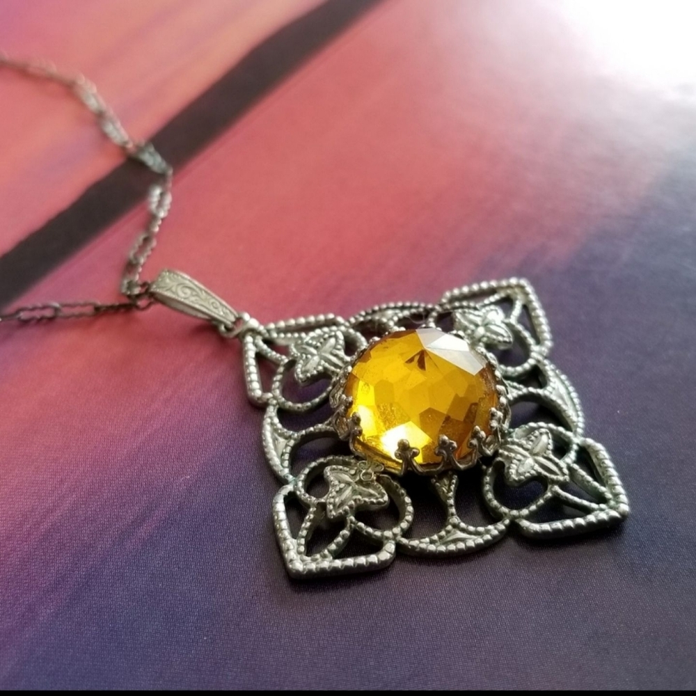 Vintage necklace yellow glass art deco silver tone filigree jewelry - Picture 5 of 12